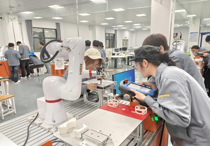 76fc3d1037b32a58fee1ce9c6c9d45f