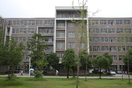 必赢国际437官网外语学院简介